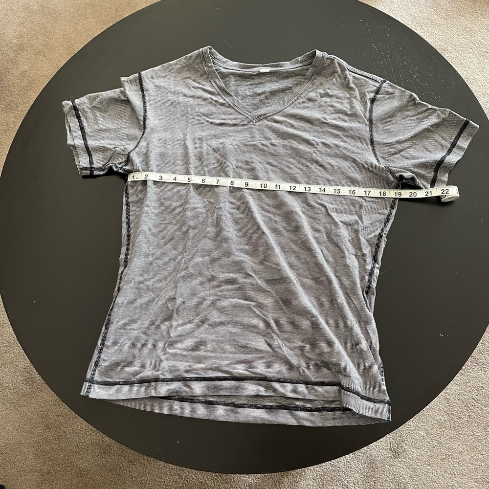 Lululemon grey v-neck tshirt